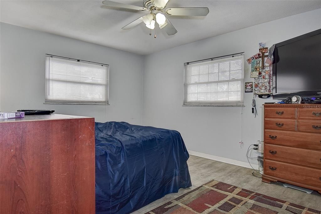 Active With Contract: $419,900 (3 beds, 2 baths, 1627 Square Feet)