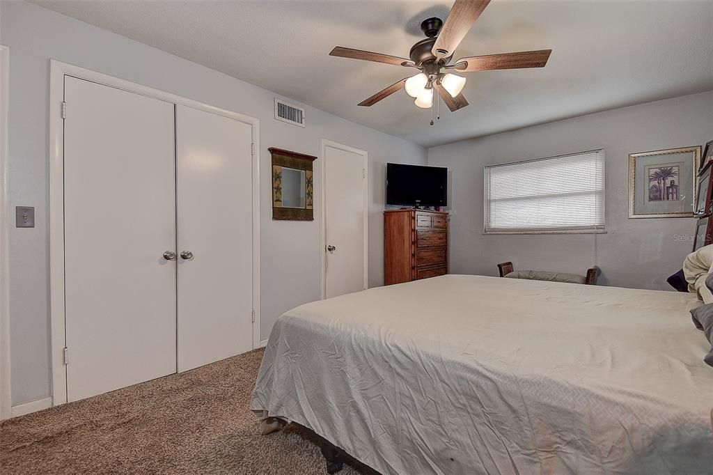 Active With Contract: $419,900 (3 beds, 2 baths, 1627 Square Feet)