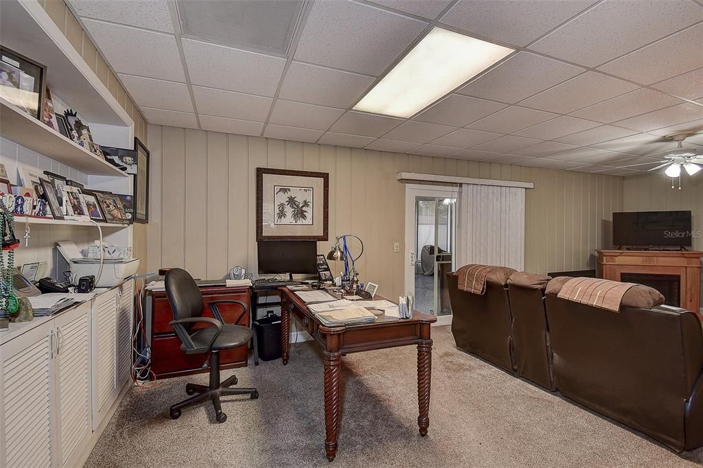 Active With Contract: $419,900 (3 beds, 2 baths, 1627 Square Feet)