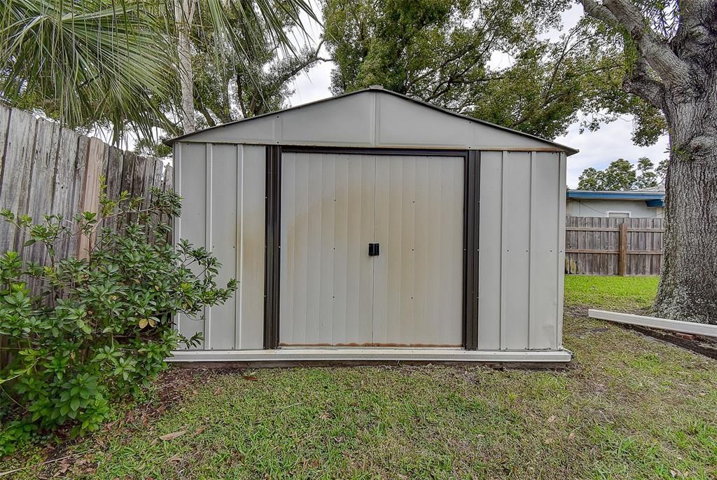 Active With Contract: $419,900 (3 beds, 2 baths, 1627 Square Feet)