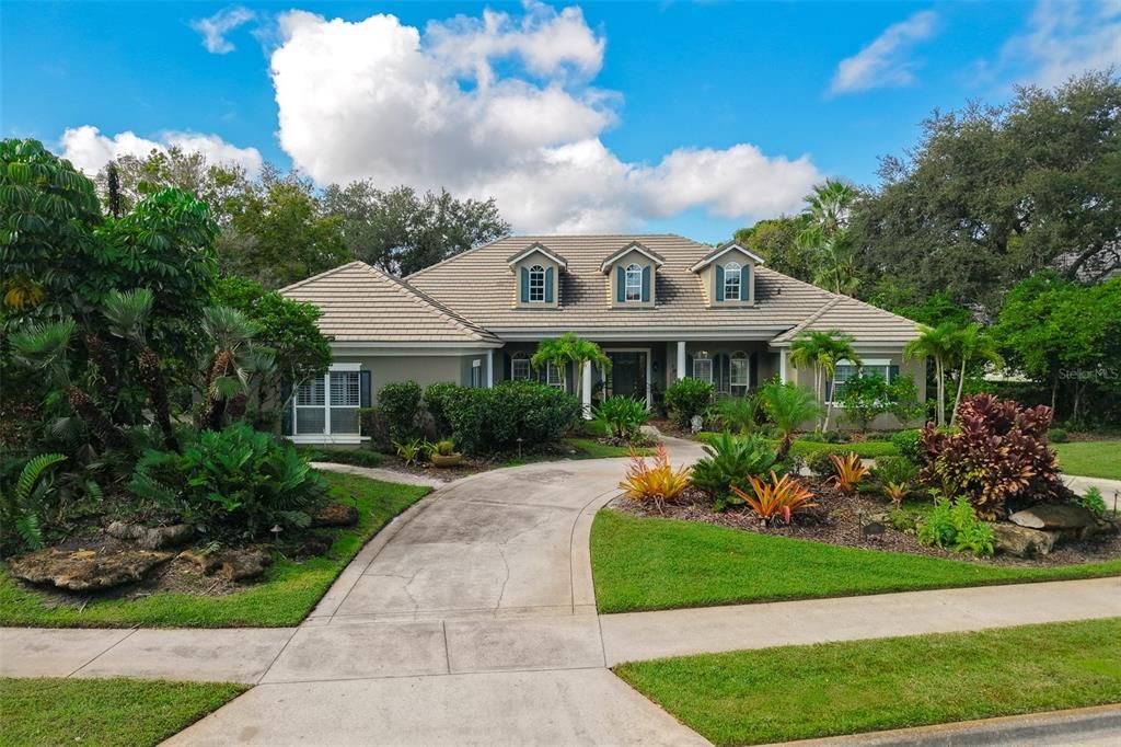 For Sale: $1,575,000 (5 beds, 4 baths, 3965 Square Feet)