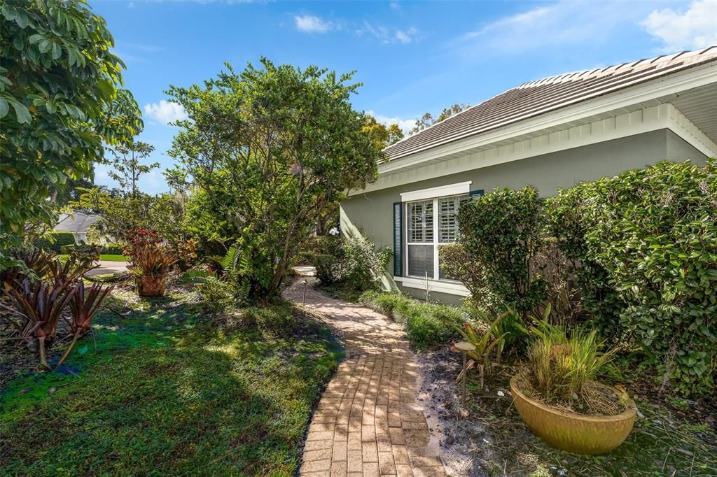 For Sale: $1,575,000 (5 beds, 4 baths, 3965 Square Feet)