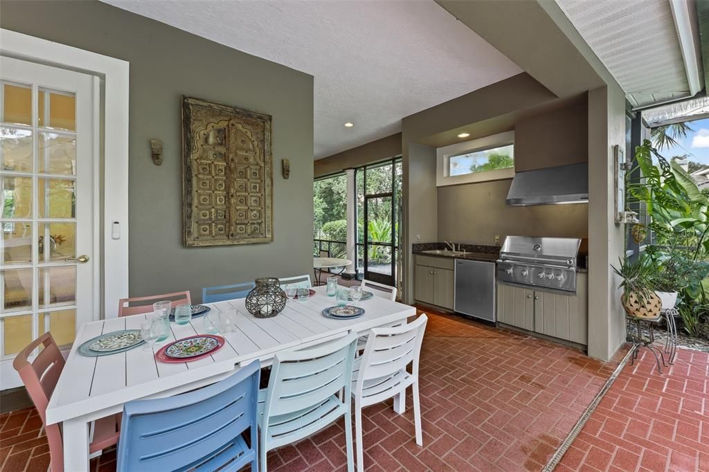 For Sale: $1,575,000 (5 beds, 4 baths, 3965 Square Feet)