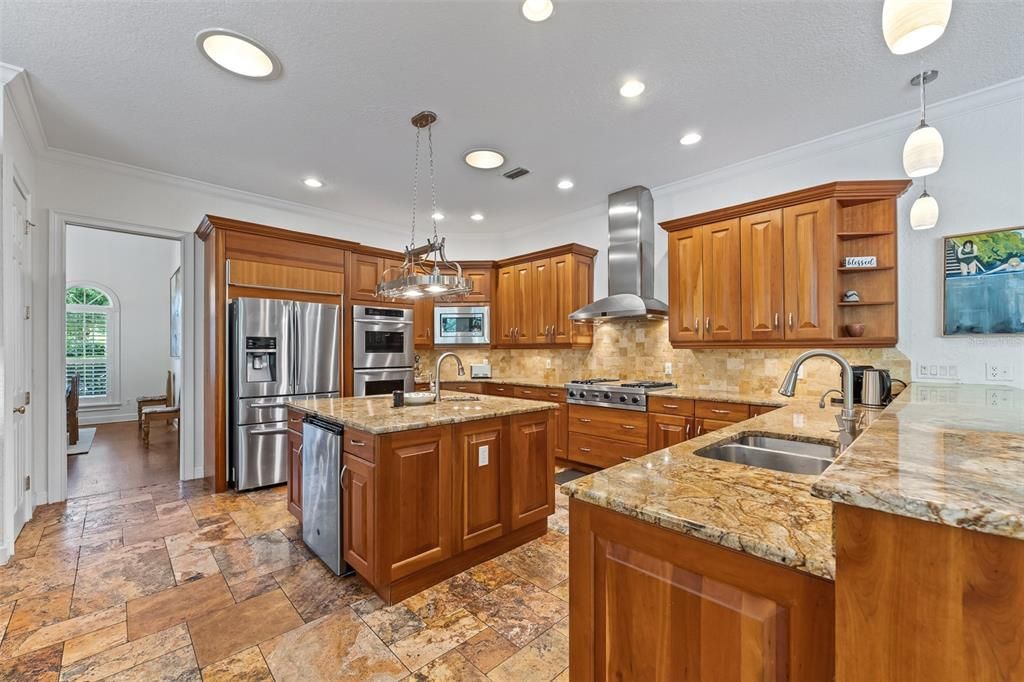 For Sale: $1,575,000 (5 beds, 4 baths, 3965 Square Feet)