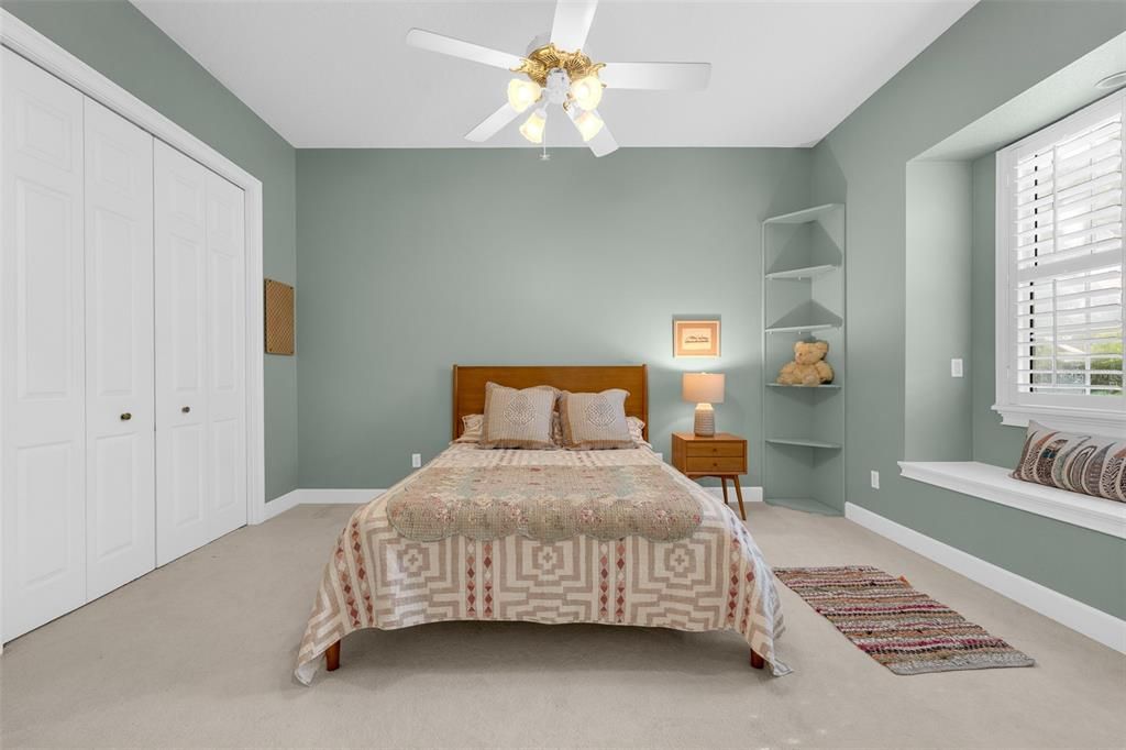 For Sale: $1,575,000 (5 beds, 4 baths, 3965 Square Feet)