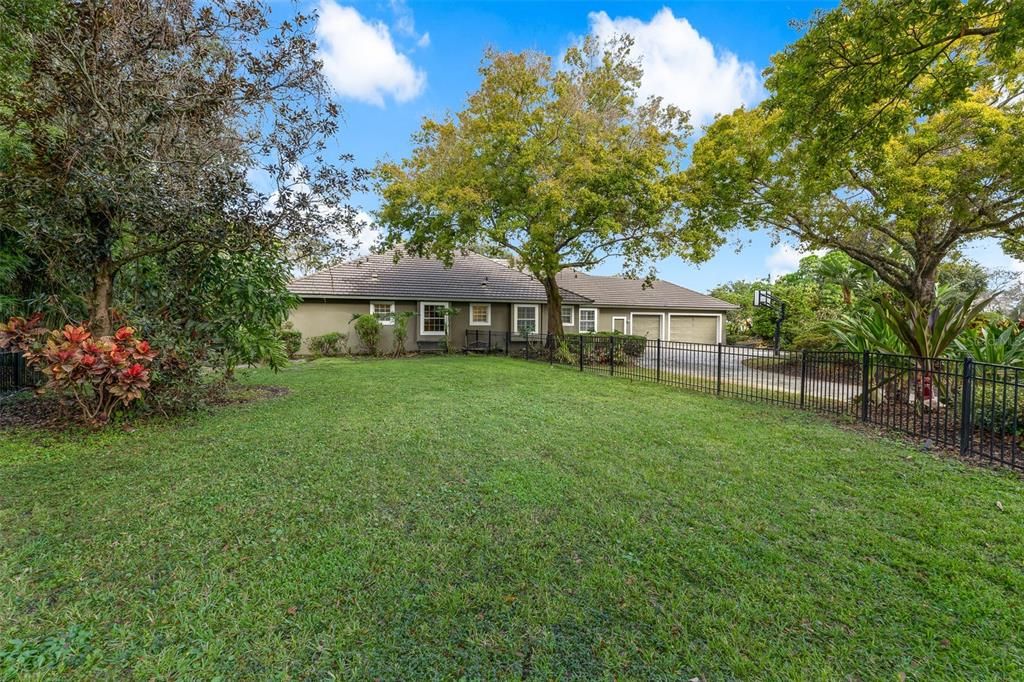 For Sale: $1,575,000 (5 beds, 4 baths, 3965 Square Feet)