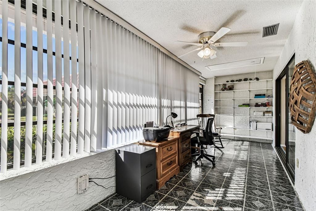 For Sale: $149,900 (2 beds, 2 baths, 1150 Square Feet)