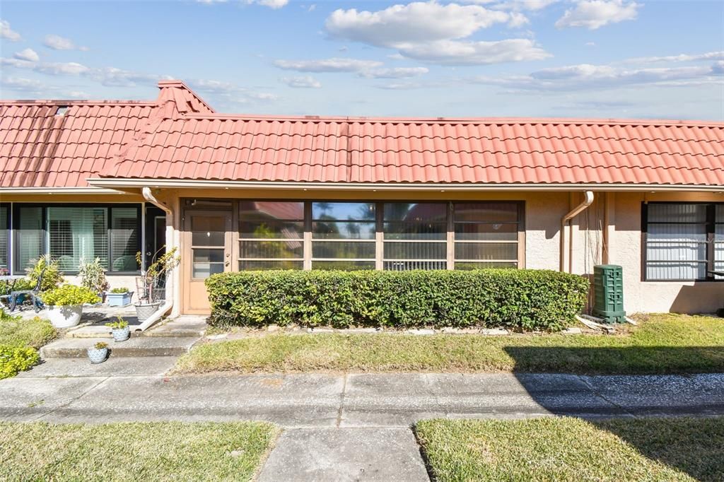 For Sale: $149,900 (2 beds, 2 baths, 1150 Square Feet)