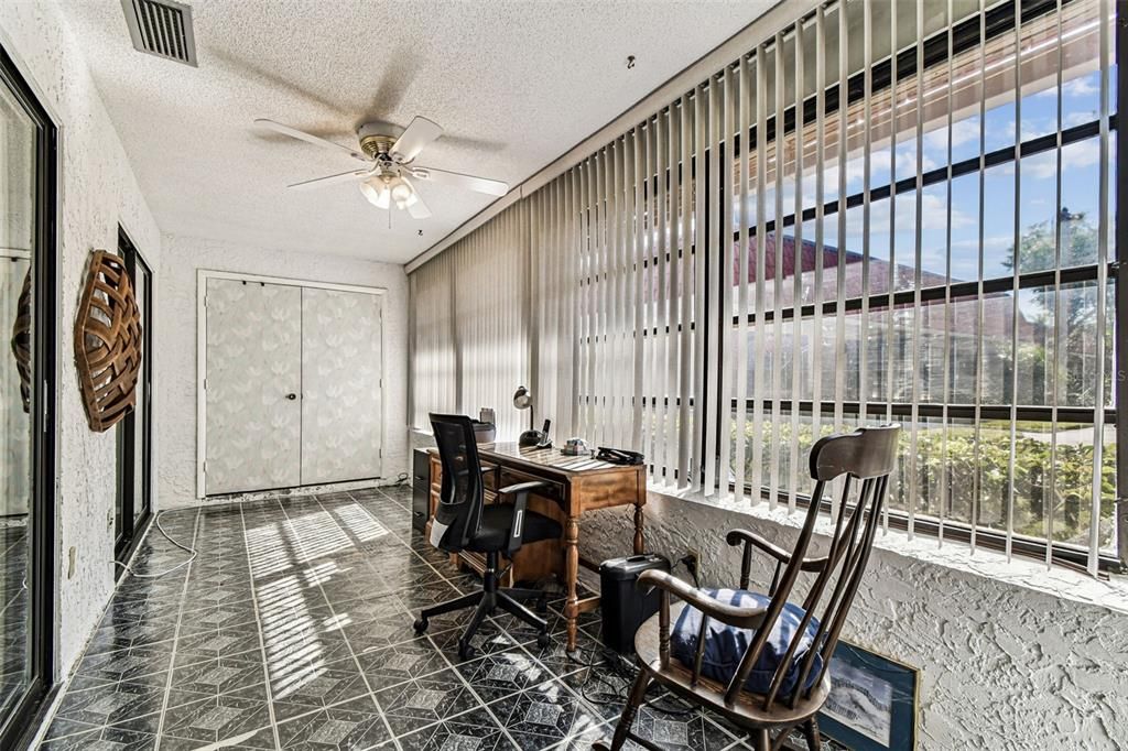 For Sale: $149,900 (2 beds, 2 baths, 1150 Square Feet)