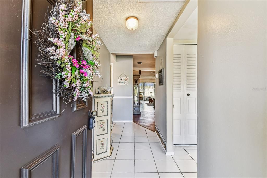 For Sale: $149,900 (2 beds, 2 baths, 1150 Square Feet)