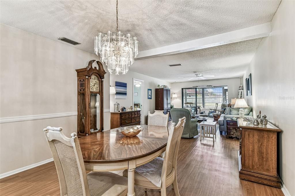 For Sale: $149,900 (2 beds, 2 baths, 1150 Square Feet)