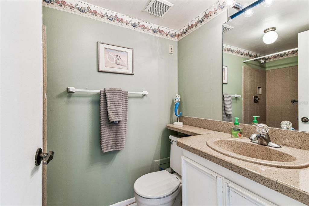 For Sale: $149,900 (2 beds, 2 baths, 1150 Square Feet)