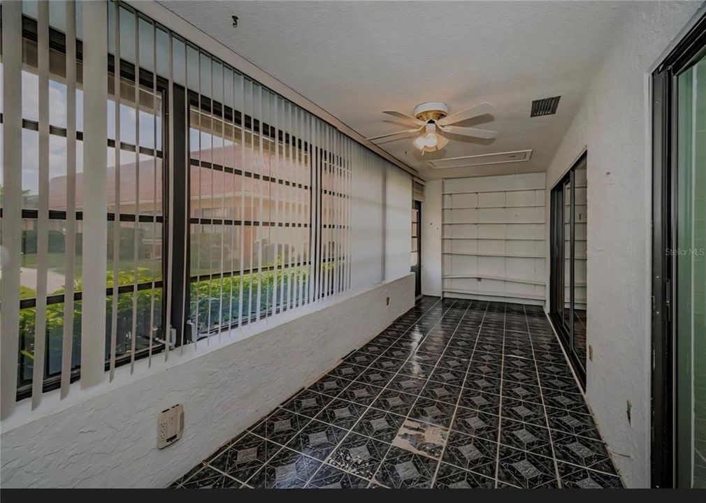 For Sale: $149,900 (2 beds, 2 baths, 1150 Square Feet)