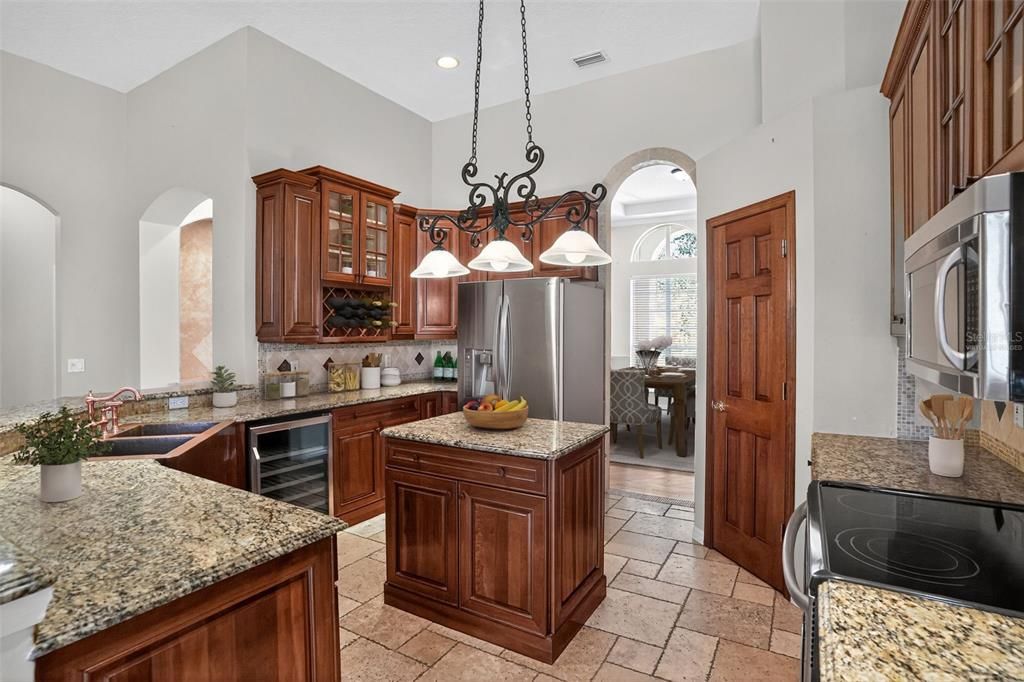 En Venta: $849,900 (4 camas, 3 baños, 3150 Pies cuadrados)