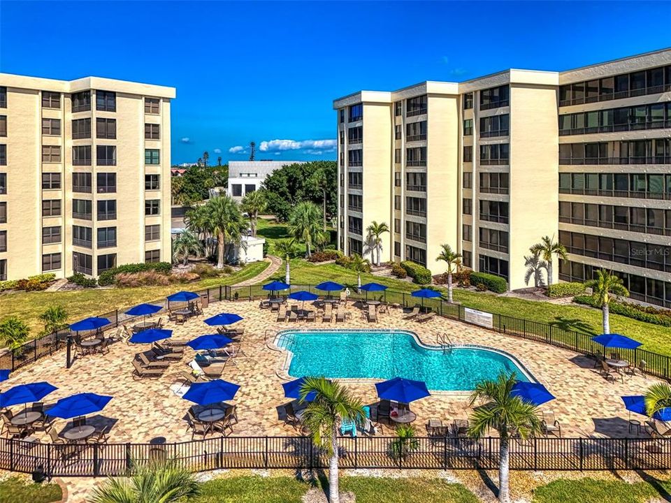 For Sale: $1,150,000 (2 beds, 2 baths, 1433 Square Feet)