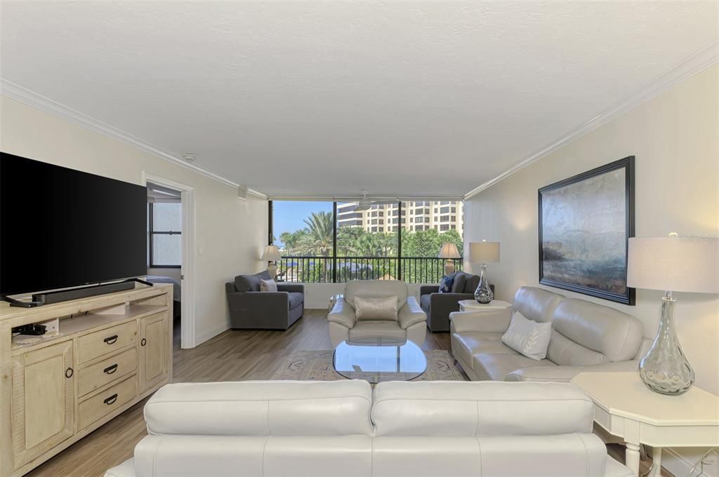 For Sale: $1,150,000 (2 beds, 2 baths, 1433 Square Feet)