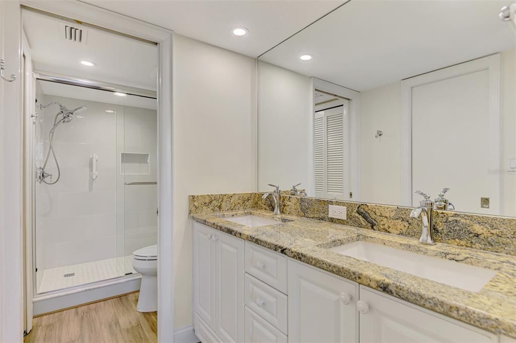 For Sale: $1,150,000 (2 beds, 2 baths, 1433 Square Feet)