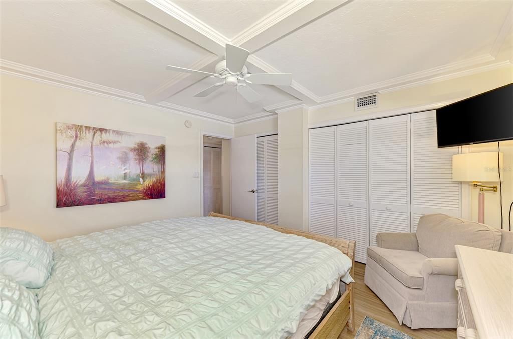 For Sale: $1,150,000 (2 beds, 2 baths, 1433 Square Feet)