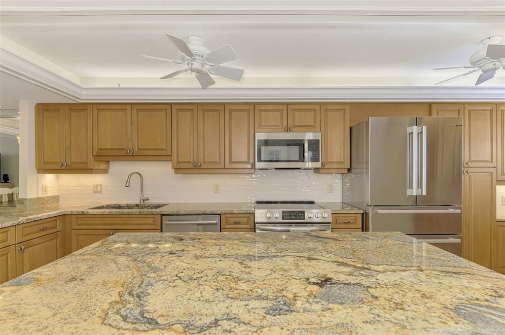 For Sale: $1,150,000 (2 beds, 2 baths, 1433 Square Feet)