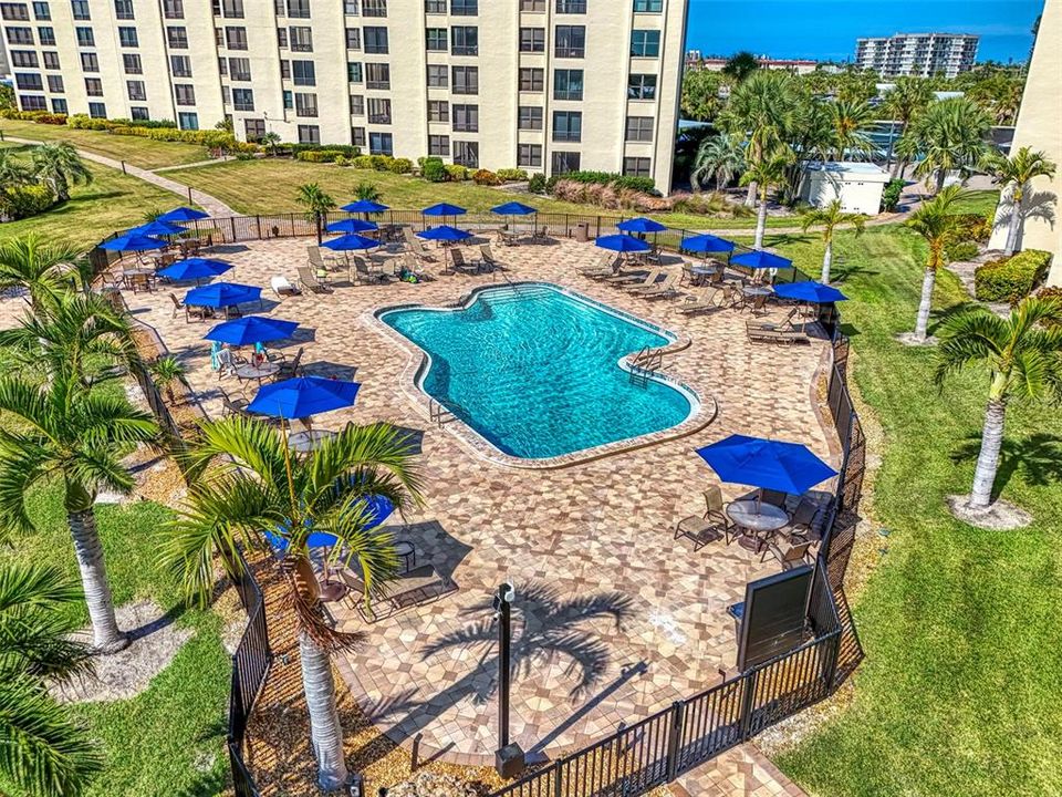 For Sale: $1,150,000 (2 beds, 2 baths, 1433 Square Feet)