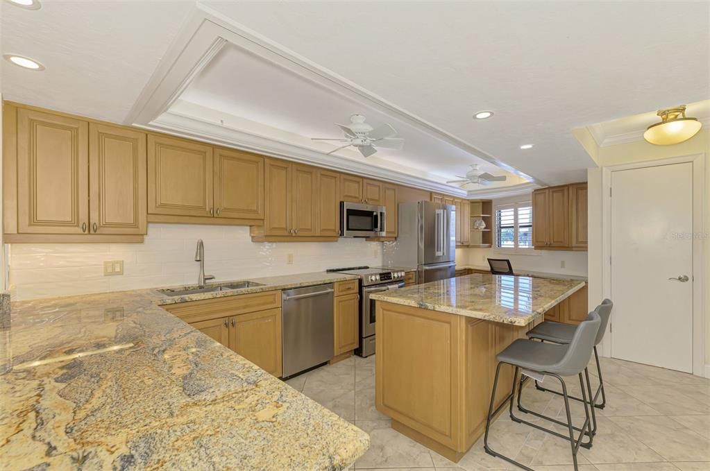 For Sale: $1,150,000 (2 beds, 2 baths, 1433 Square Feet)