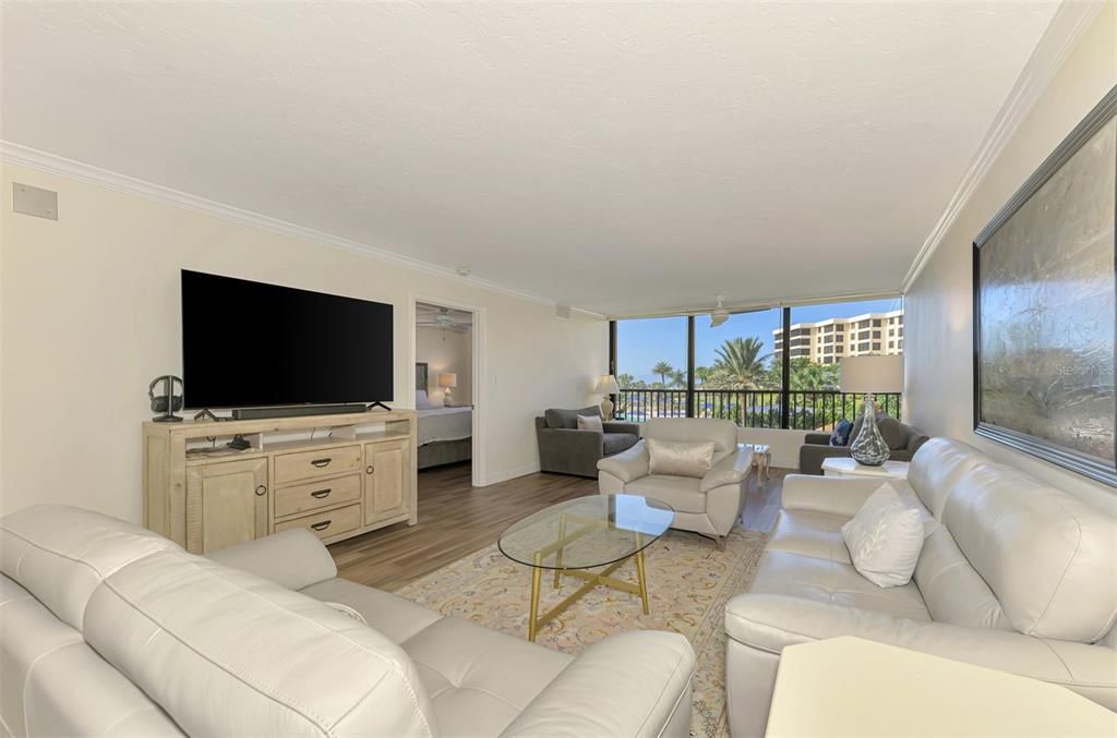 For Sale: $1,150,000 (2 beds, 2 baths, 1433 Square Feet)