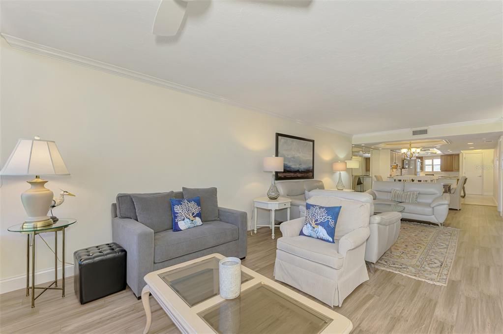 For Sale: $1,150,000 (2 beds, 2 baths, 1433 Square Feet)