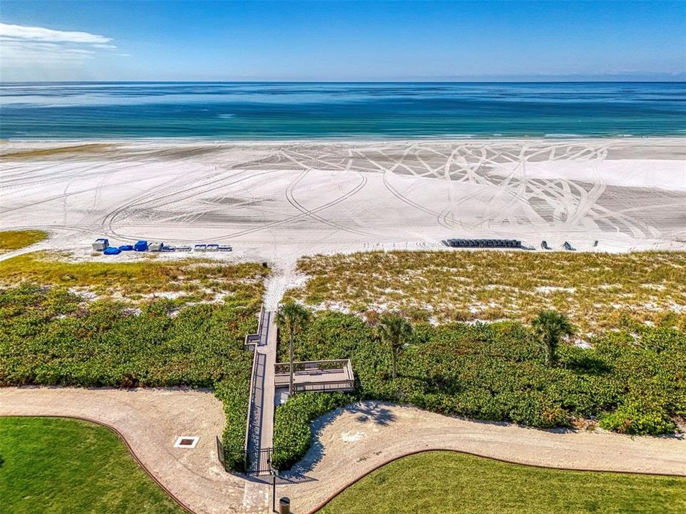 For Sale: $1,150,000 (2 beds, 2 baths, 1433 Square Feet)