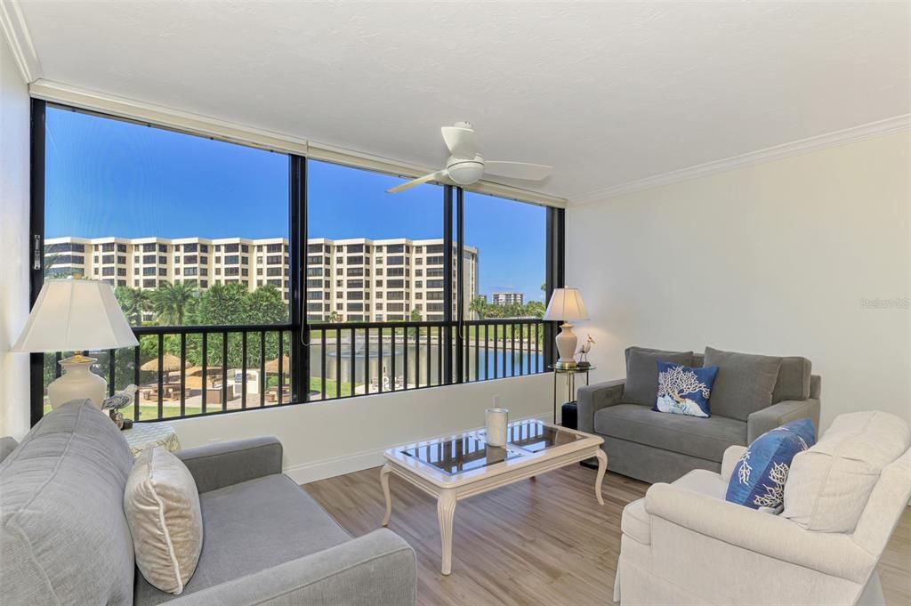 For Sale: $1,150,000 (2 beds, 2 baths, 1433 Square Feet)
