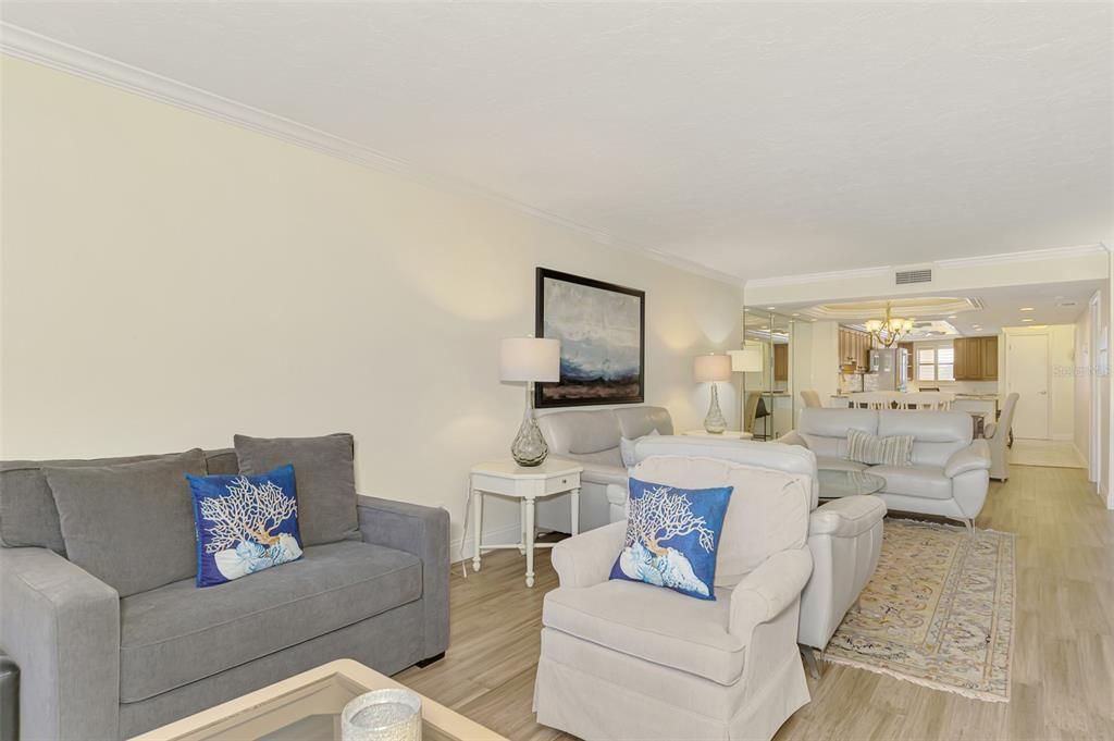 For Sale: $1,150,000 (2 beds, 2 baths, 1433 Square Feet)