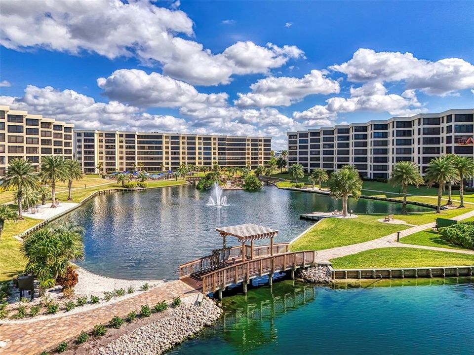 For Sale: $1,150,000 (2 beds, 2 baths, 1433 Square Feet)