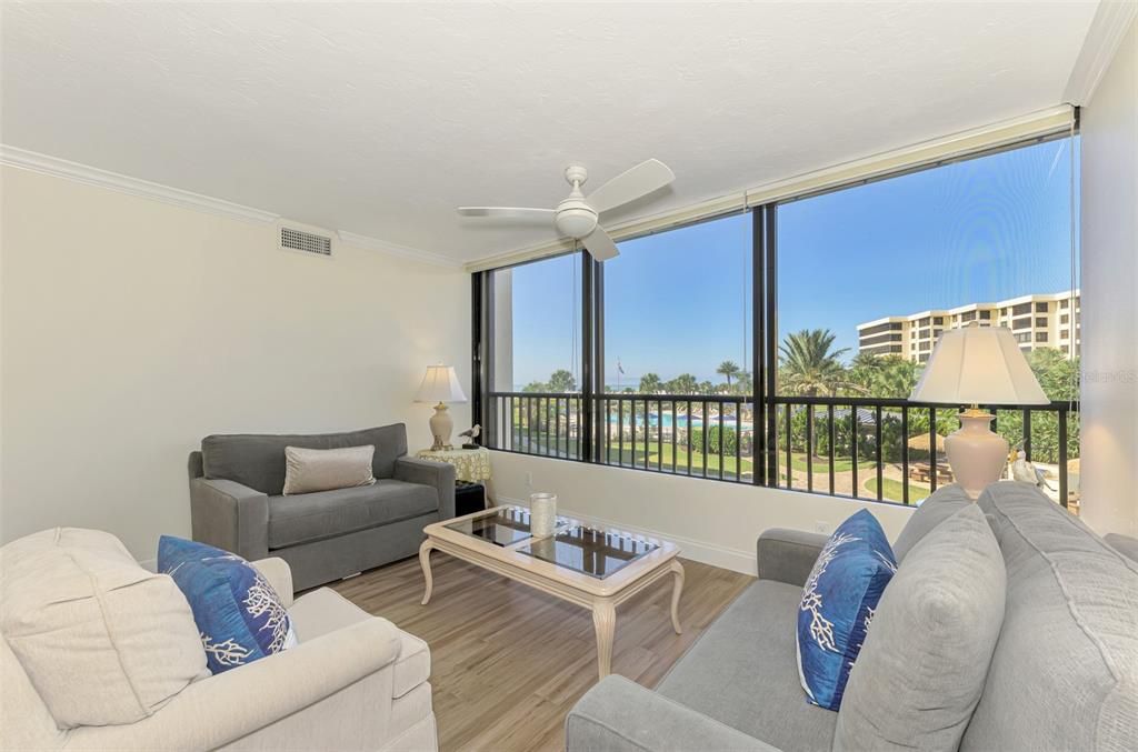 For Sale: $1,150,000 (2 beds, 2 baths, 1433 Square Feet)