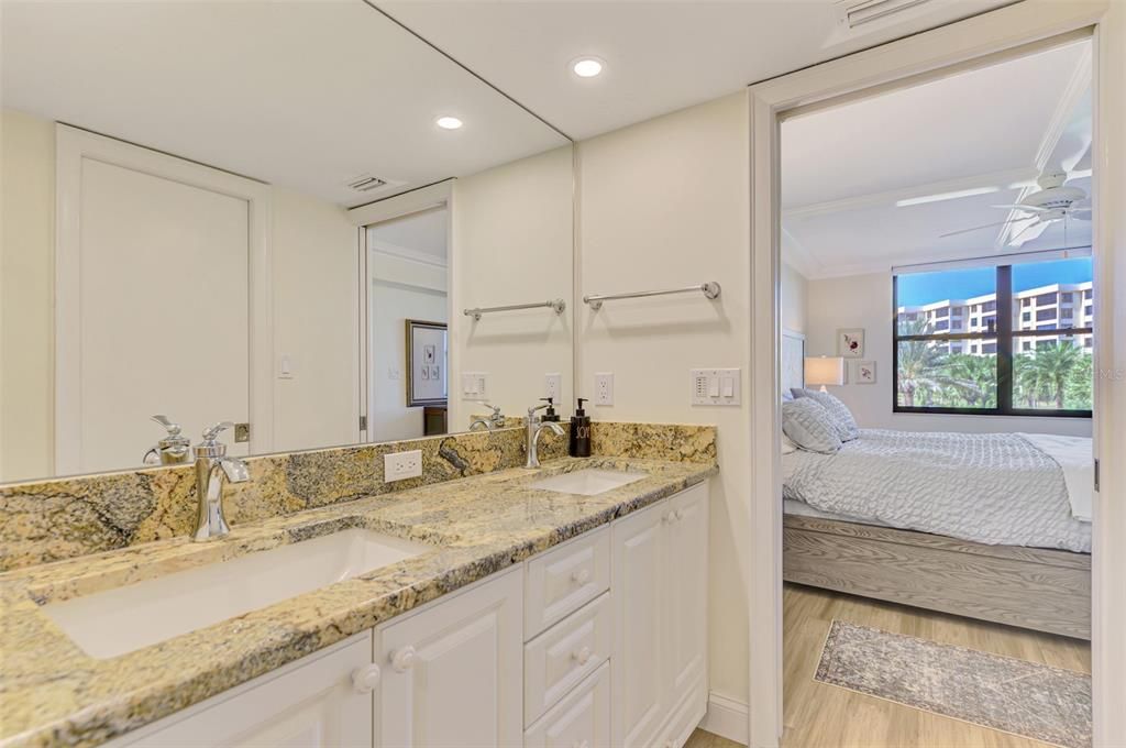 For Sale: $1,150,000 (2 beds, 2 baths, 1433 Square Feet)