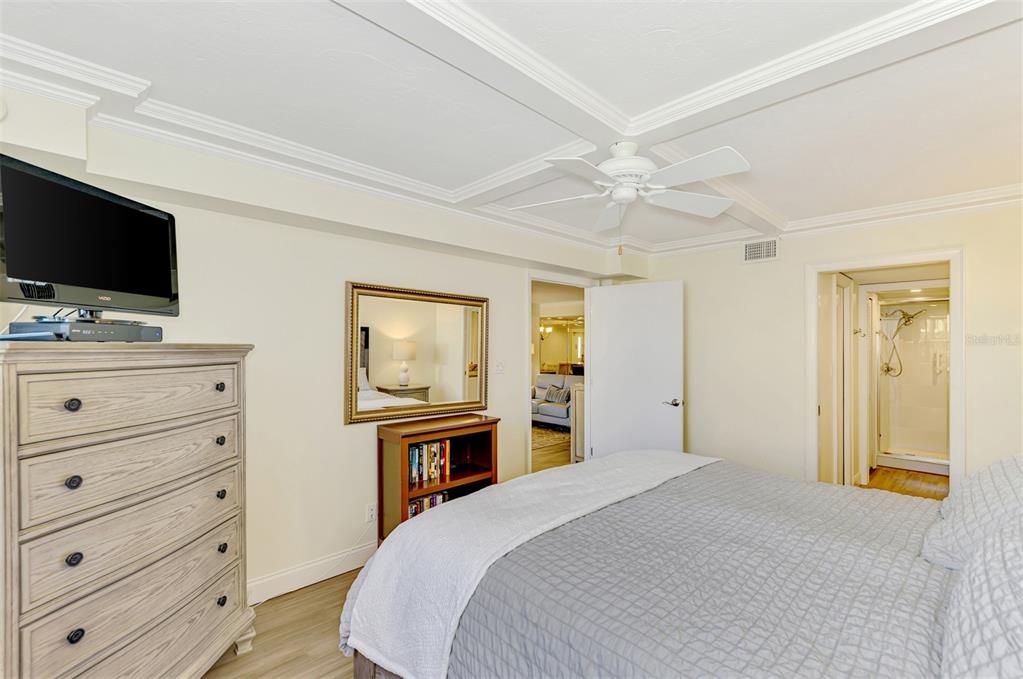 For Sale: $1,150,000 (2 beds, 2 baths, 1433 Square Feet)