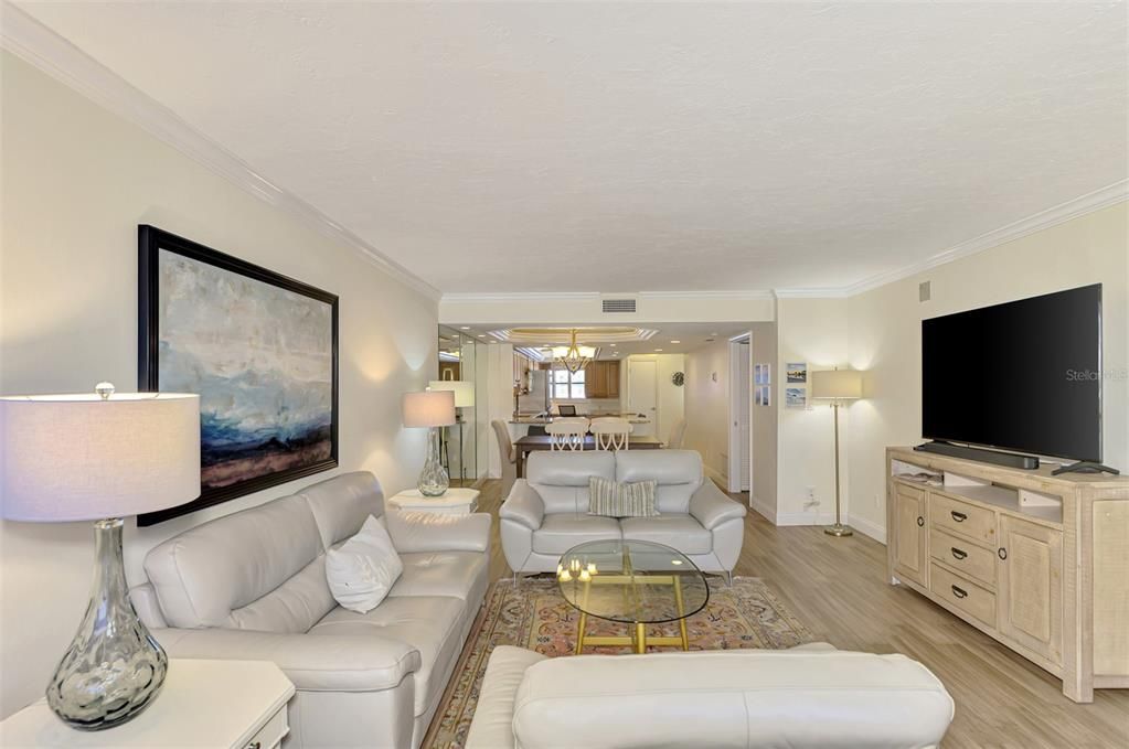 For Sale: $1,150,000 (2 beds, 2 baths, 1433 Square Feet)