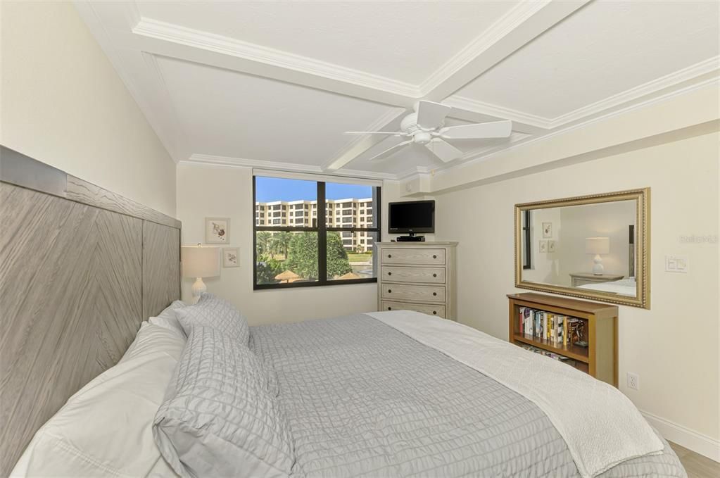 For Sale: $1,150,000 (2 beds, 2 baths, 1433 Square Feet)