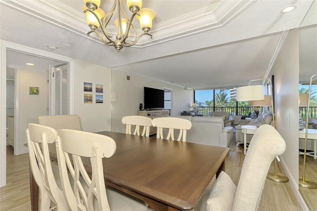 For Sale: $1,150,000 (2 beds, 2 baths, 1433 Square Feet)