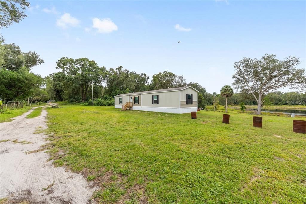 For Sale: $225,000 (3 beds, 2 baths, 1216 Square Feet)