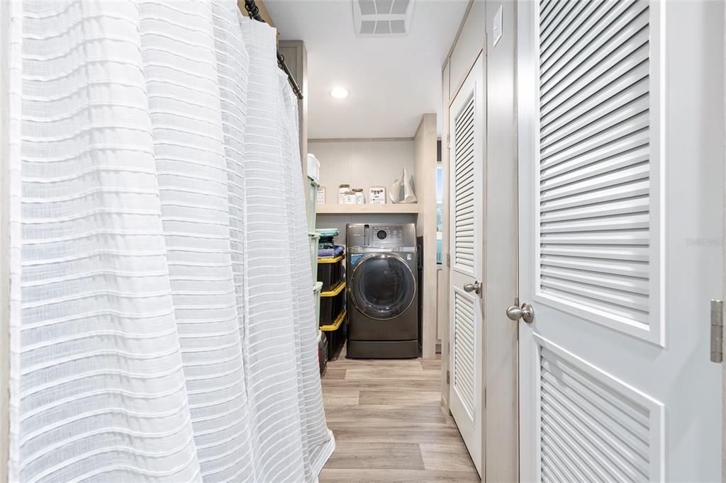 For Sale: $225,000 (3 beds, 2 baths, 1216 Square Feet)