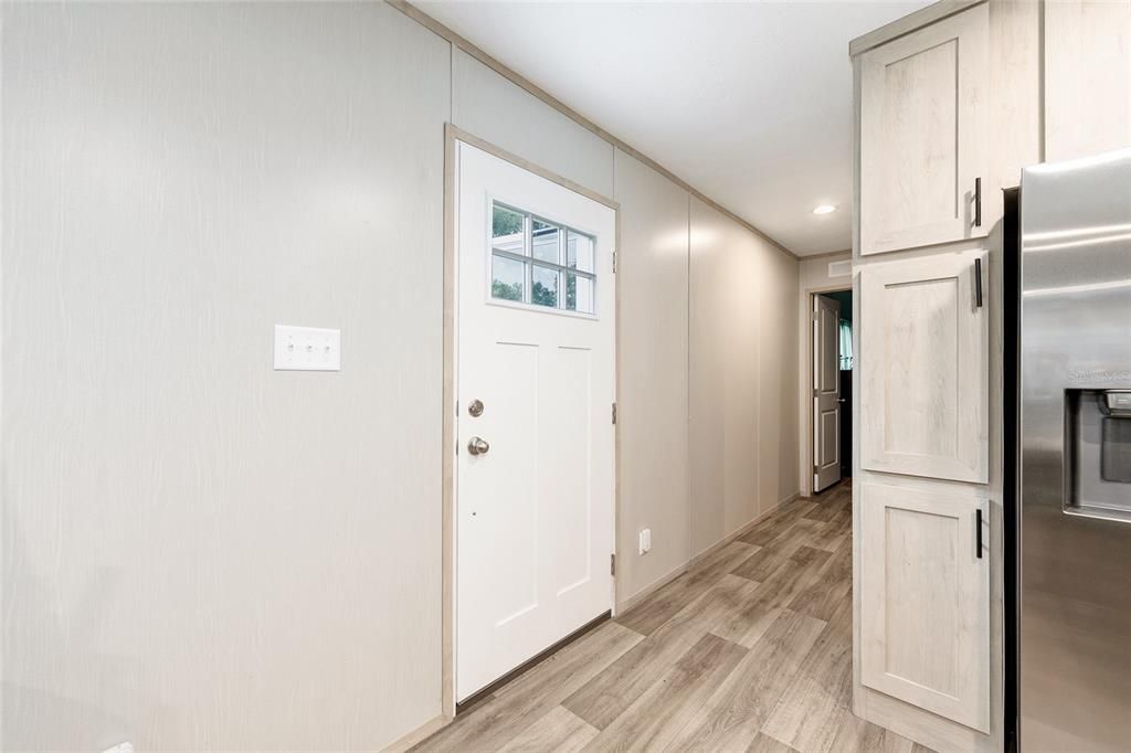 For Sale: $225,000 (3 beds, 2 baths, 1216 Square Feet)