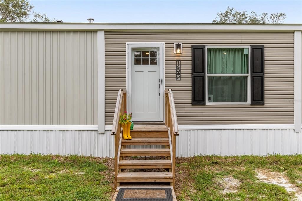 For Sale: $225,000 (3 beds, 2 baths, 1216 Square Feet)