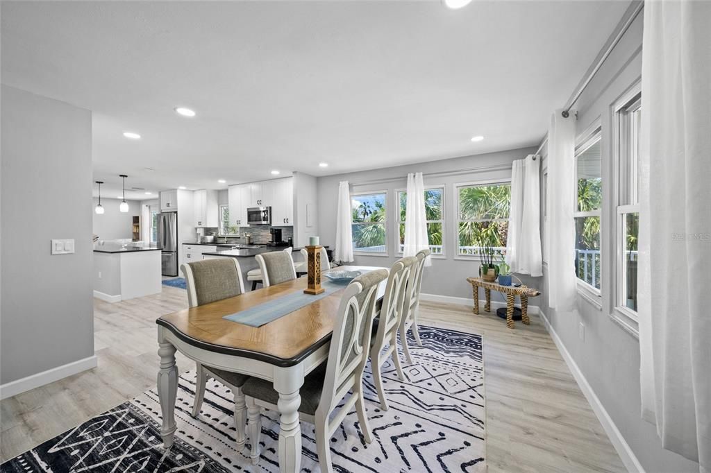 For Sale: $1,495,000 (3 beds, 2 baths, 1581 Square Feet)