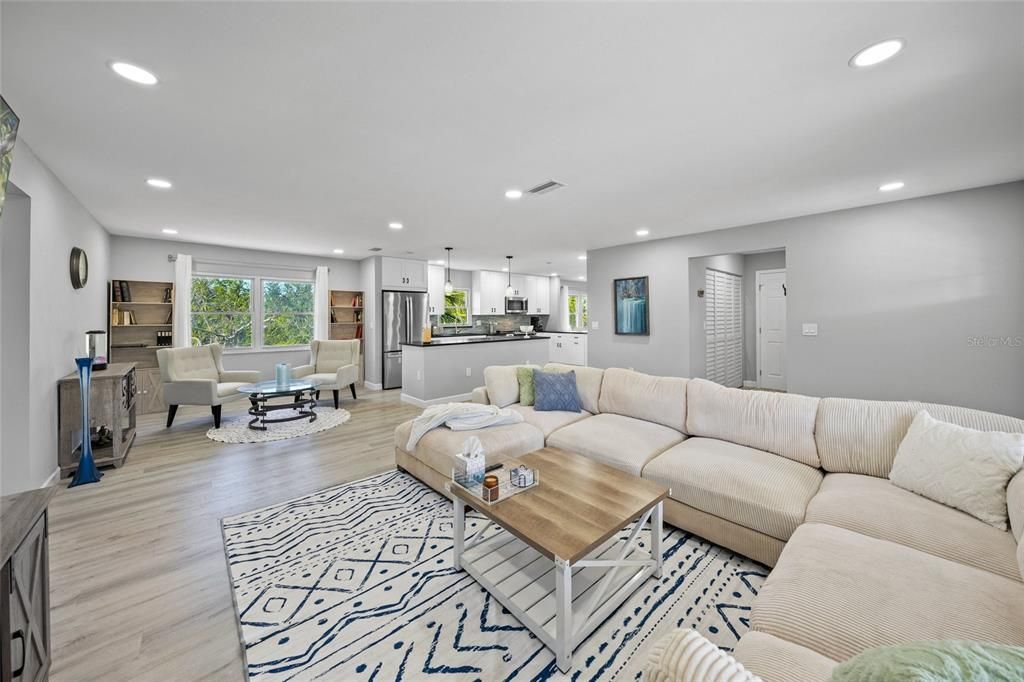 For Sale: $1,495,000 (3 beds, 2 baths, 1581 Square Feet)