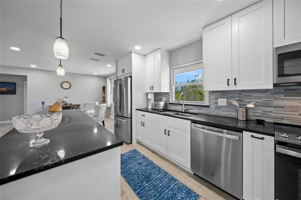 For Sale: $1,495,000 (3 beds, 2 baths, 1581 Square Feet)