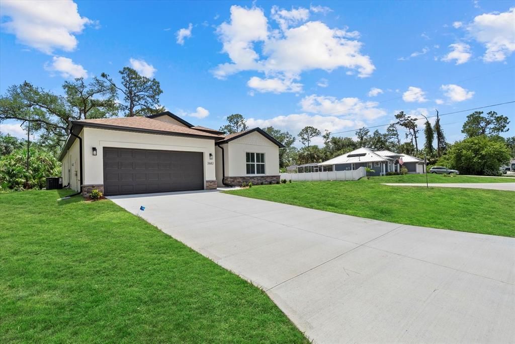 For Rent: $2,495 (4 beds, 3 baths, 1990 Square Feet)