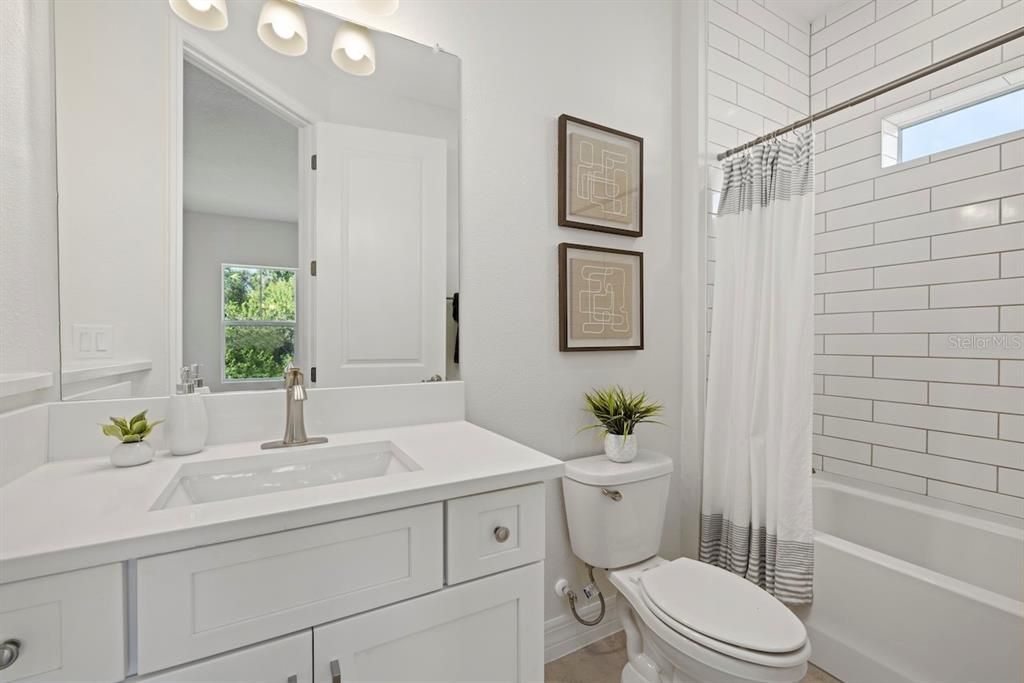 For Rent: $2,495 (4 beds, 3 baths, 1990 Square Feet)