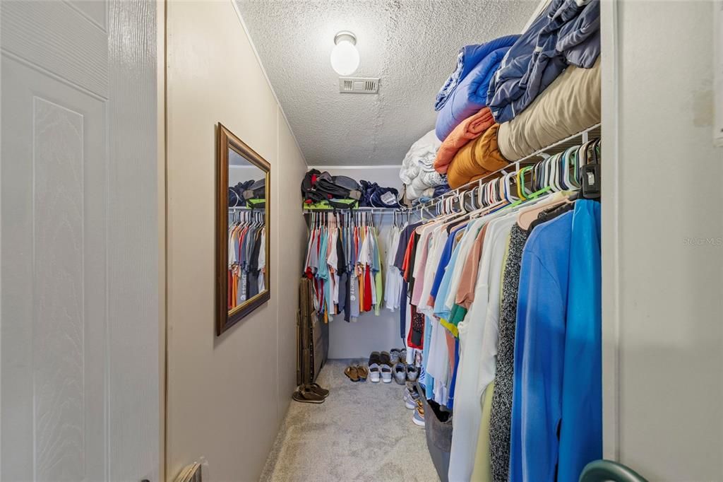 For Sale: $279,000 (2 beds, 2 baths, 1056 Square Feet)