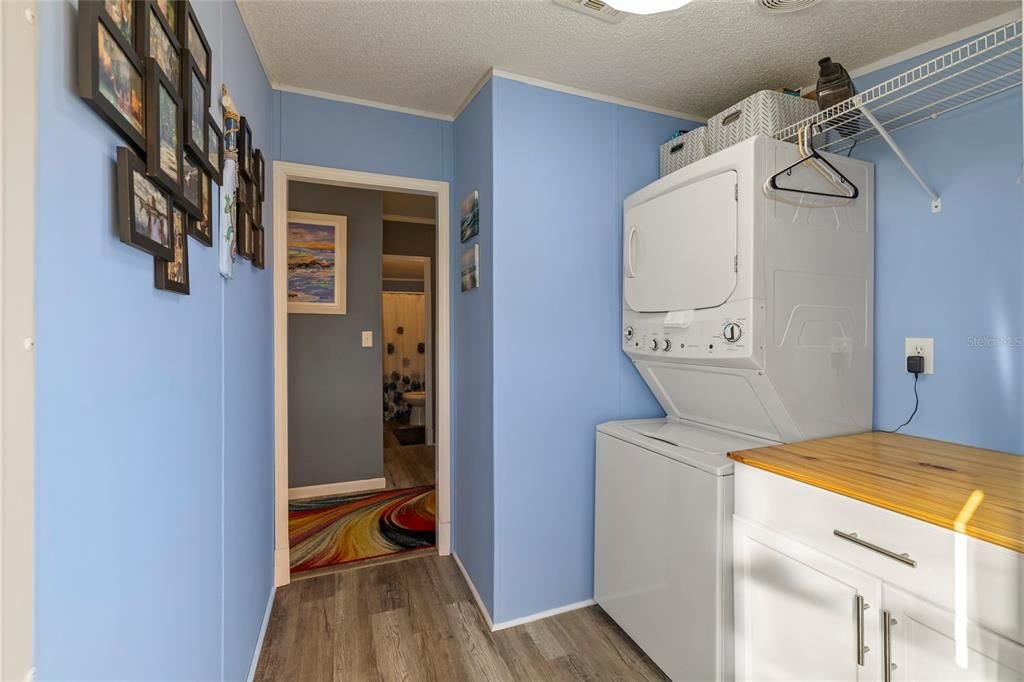 For Sale: $279,000 (2 beds, 2 baths, 1056 Square Feet)