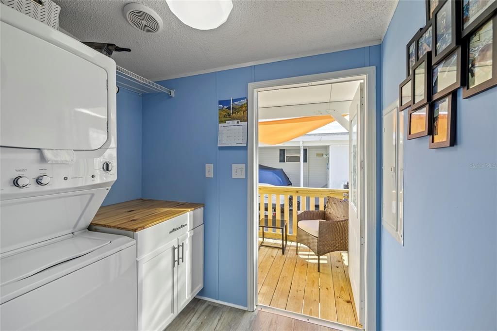 For Sale: $279,000 (2 beds, 2 baths, 1056 Square Feet)