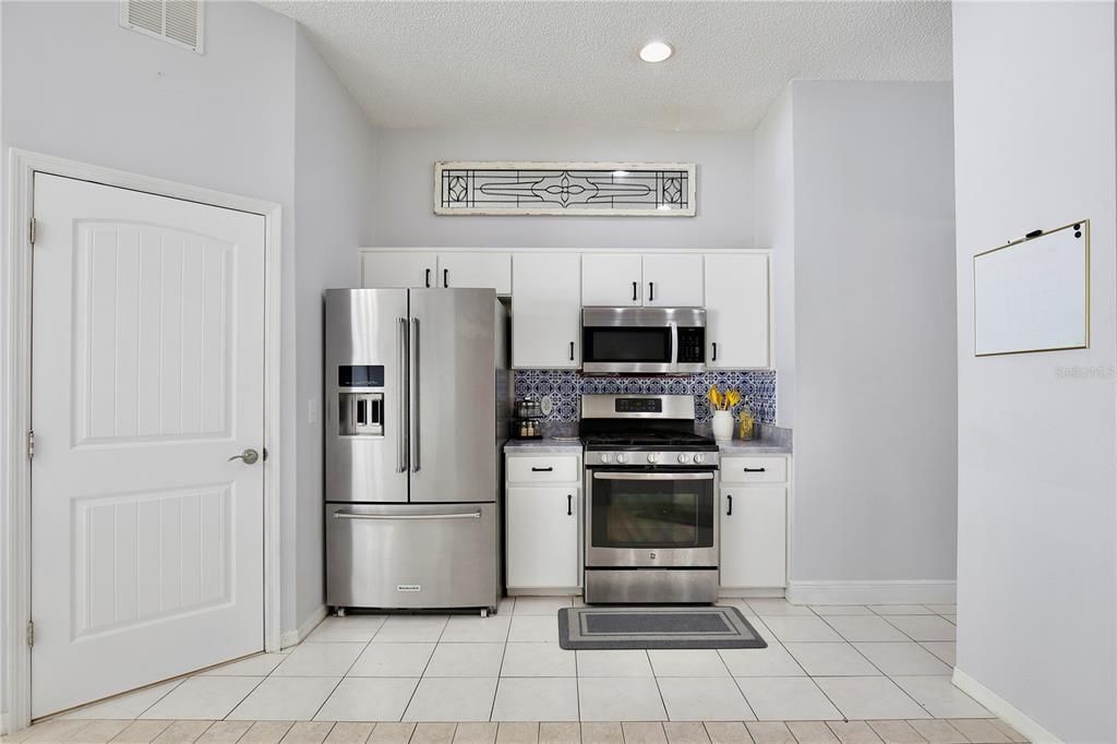 На продажу: $416,000 (4 спален, 2 ванн, 1773 Квадратных фут)